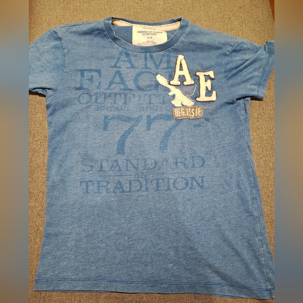 💥 Bundle 8 for $25💥 Women's S American Eagle Shirt